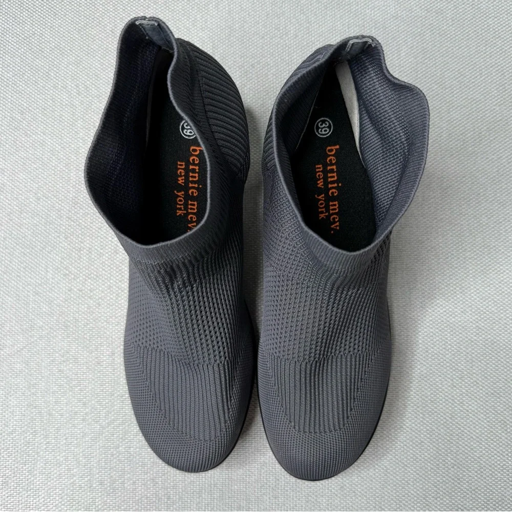 Bernie Mev. Doll Bootie Grey Knit Stretch Shoes Size 39‎